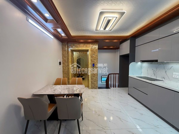 SIÊU PHẨM VÍP ĐỐNG ĐA - 6 TẦNG THANG MÁY - PHUN NỘI THẬT CAO CẤP - SÁCH VALI ĐẾN Ơ.