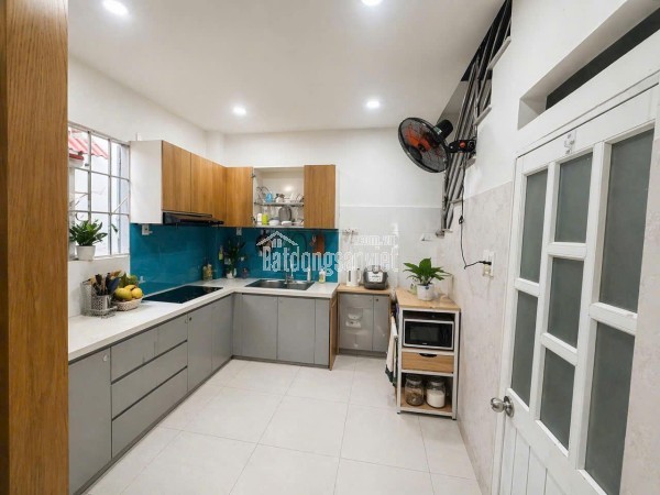 Chính chủ bán nhanh nhà đẹp khu tập thể Đài Phát Tín - Khu phân lô bàn cờ - Cạnh Louis City Đại Mỗ