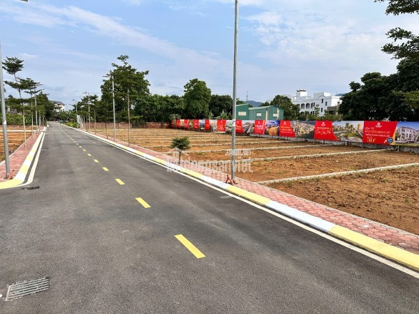 CHỦ CẦN BÁN GẤP LÔ GÓC SIÊU PHẨM TẠI TÁI ĐỊNH CƯ VAI RÉO SÁT NGÃ TƯ HOÀ LẠC