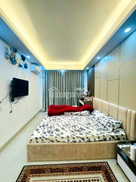 CẦN BÁN GẤP NHÀ - TRUNG TÂM ĐỐNG ĐA - GẦN PHỐ - NHÀ ĐẸP Ở NGAY