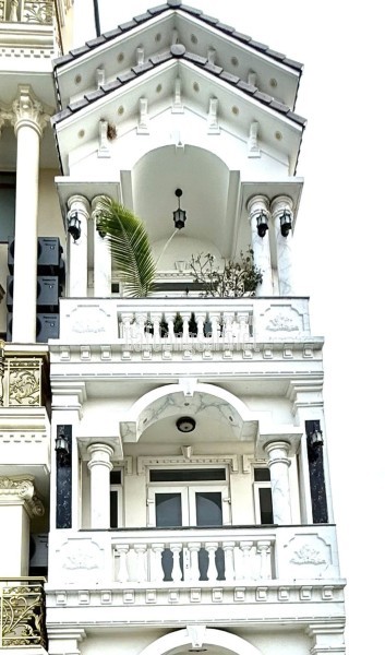 CẦN BÁN GẤP NHÀ - TRUNG TÂM ĐỐNG ĐA - GẦN PHỐ - NHÀ ĐẸP Ở NGAY