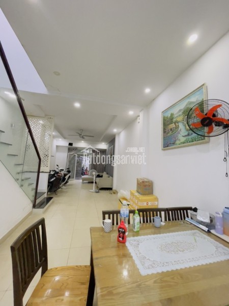 Bán nhà đường Đỗ Xuân Hợp, Phước Long B, Q9, Thủ Đức, TP HCM. DT  56m2, 4 tầng, sổ hồng. Giá 7.4 tỷ