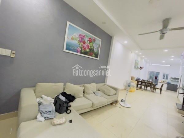 Bán nhà đường Đỗ Xuân Hợp, Phước Long B, Q9, Thủ Đức, TP HCM. DT  56m2, 4 tầng, sổ hồng. Giá 7.4 tỷ