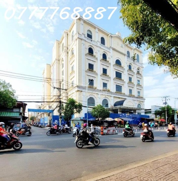 TOÀN CHDV TRUNG TÂM Q3 5 TẦNG MỚI ĐẸP HĐT 110TR/ THÁNG