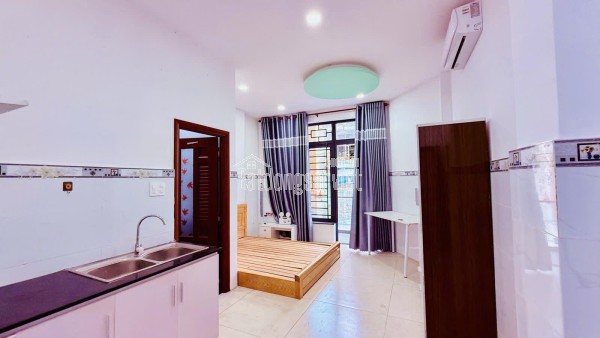 NGAY GẦN CHỢ THẠCH ĐÀ, HẺM NHỰA XE TẢI THÔNG, DT 90M2* 6 TẦNG * 7 PHÒNG * 8 WC, THANG MÁY 450KG