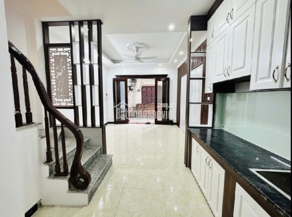 GIẢM CHÀO GIÁ CỰC SỐC NHÀ PHỐ THẠCH BÀN 36MX5 TẦNG FUN NỘI THẤT NHÀ MỚI TOANH