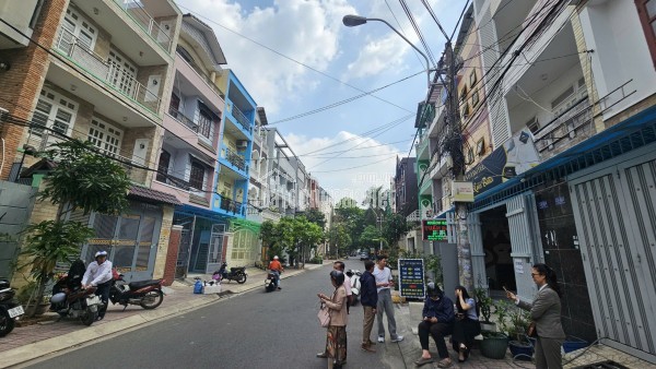 Nhà phố Bàu Cát 33m² (4.1x33m), 2 tầng, 2PN, 2WC, Đông Nam, 15 tỷ, Sổ Hồng. Cơ hội vàng sở hữu! LH
