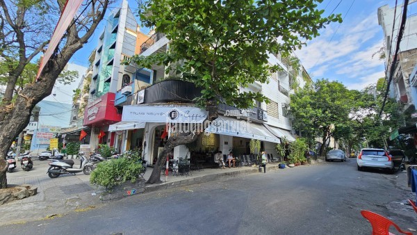 Nhà phố Bàu Cát 33m² (4.1x33m), 2 tầng, 2PN, 2WC, Đông Nam, 15 tỷ, Sổ Hồng. Cơ hội vàng sở hữu! LH