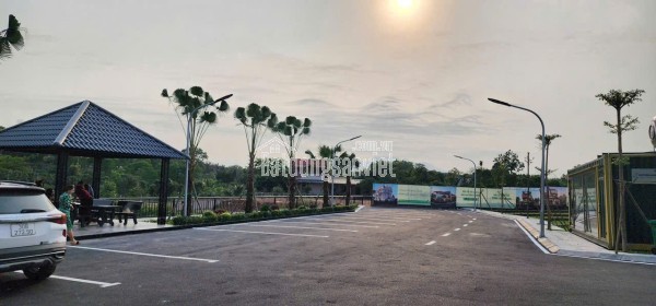 Chính chủ bán gấp lô đất view hồ tại Hòa Lạc 100m2 full thổ cư,sẵn sổ công chứng trong ngày