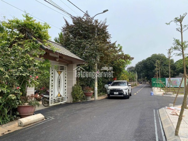 Chính chủ bán gấp lô đất view hồ tại Hòa Lạc 100m2 full thổ cư,sẵn sổ công chứng trong ngày