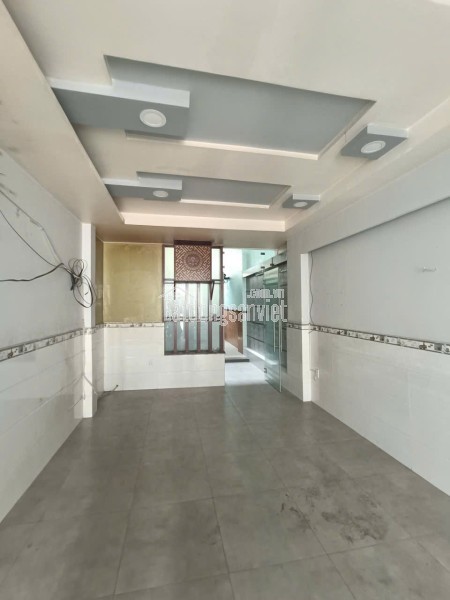 TÌM ĐÂU RA NHÀ 3 TẦNG ĐẸP - SÁT PHẠM VĂN ĐỒNG - CHỈ 8.6 TỶ