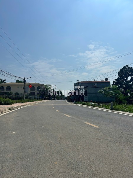 Nhỉnh 1 tỷ sở hữu lô đất full thổ cư sẵn sổ,cạnh trường cấp 1,cấp 2,trục chính kinh doanh được luôn
