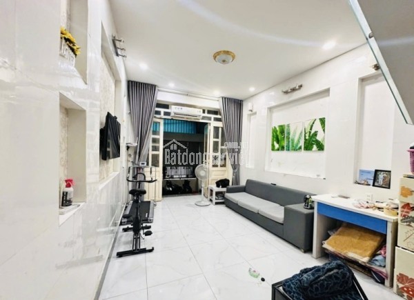 Bán nhà mặt phố, đường số 8, Hiệp Bình Phước, Thủ Đức, TP HCM. DT 80m2, 4PN, sổ hồng. Giá 9.4 tỷ