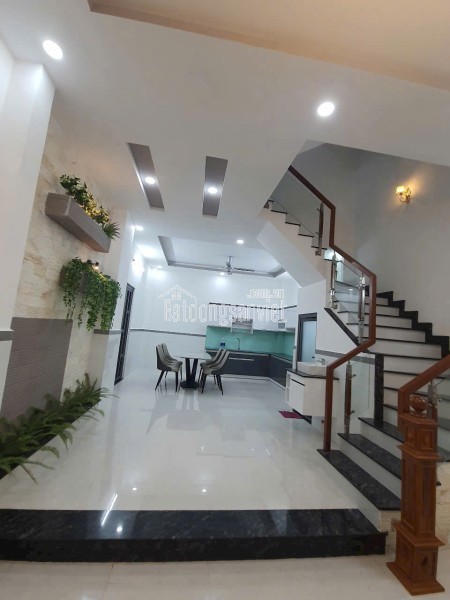 Bán nhà góc 2 mặt tiền đường 11 trường thọ thủ đức TPHCM.Lh 0909428959.