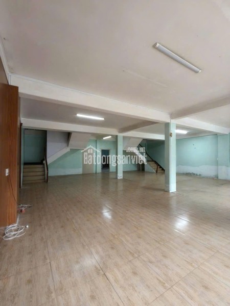 Cho thuê nhà mặt tiền 10m Vạn Hạnh phường 8 Đà Lạt giá 20 triệu