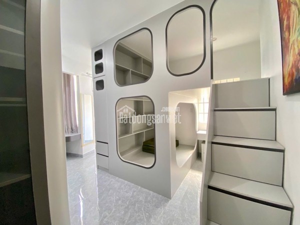 HIẾM - SÁT CÔNG VIÊN LÊ THỊ RIÊNG - HẺM XE TẢI - CÓ SÂN ĐẬU XE HƠI - 3 PHÒNG NGỦ CHỈ NHỈNH 8 TỎI.