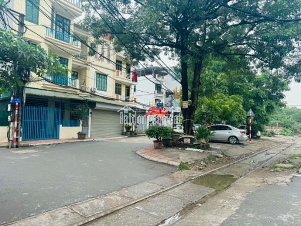 Hiếm, bay nhanh 100tr 1m đất Việt Hưng, ngõ rộng, 15m ra oto tránh, tiện ích ngập tràn