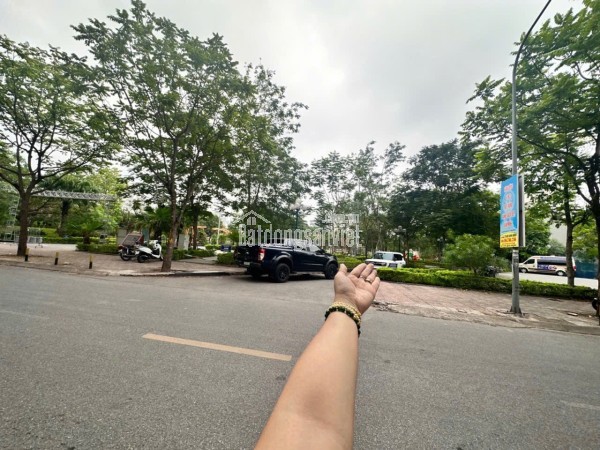 🚨 LONG BIÊN GIỜ TOÀN ĐẤT 1X TỶ/M2…
MÀ VẪN CÒN LÔ 68M² Ô TÔ VÀO ĐẤT CHỈ NHỈNH 8,X TỶ? 😳
