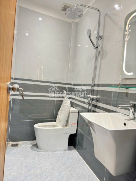 CÁCH MT HUỲNH TẤN PHÁT 10M- XE HƠI NGỦ TRONG NHÀ- NHÀ 4 TẦNG MỚI TINH VÀO Ở LUÔN - NGANG 5M - 5