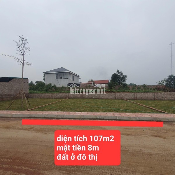 Bán lô đất Phú Cát 100m2 full thổ cư, đường trục chính kinh doanh, giá chỉ 28tr.m2