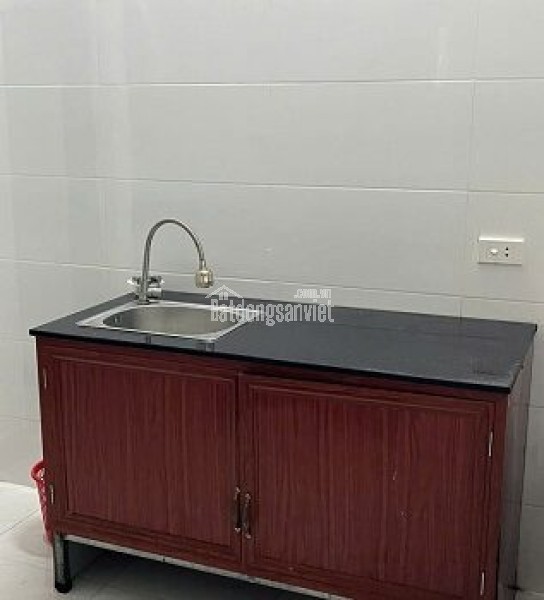 Cho thuê phòng ở Tầng 2 và tầng 3. Gần ngã 4 Nguyễn Trãi- Khuất Duy Tiến Thanh Xuân.