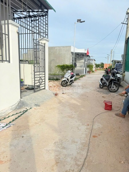BÁN NHÀ NẰM NGAY TRUNG TÂM HẬU GIANG QUẬN 6
