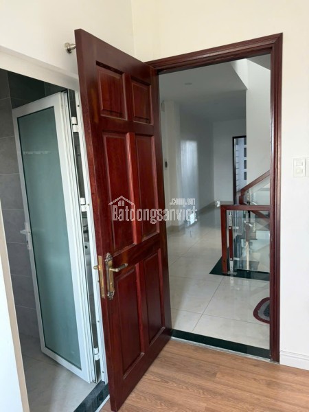 Bán nhà siêu đẹp 5x20m 1 trệt 3 lầu sân thượng MT Trịnh Quang Nghị Bình Chánh