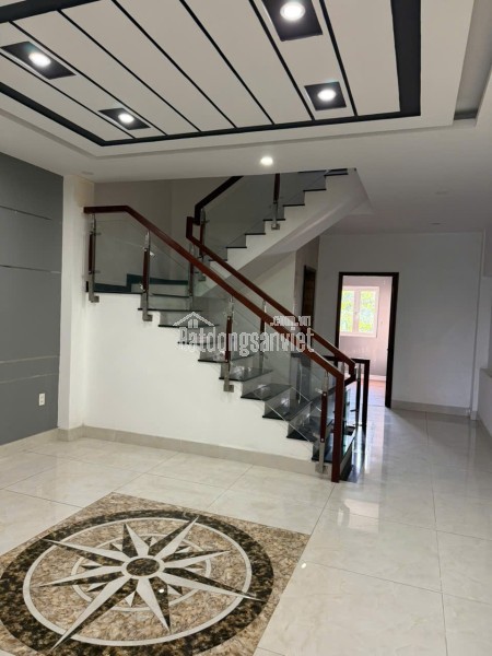 Bán nhà siêu đẹp 5x20m 1 trệt 3 lầu sân thượng MT Trịnh Quang Nghị Bình Chánh