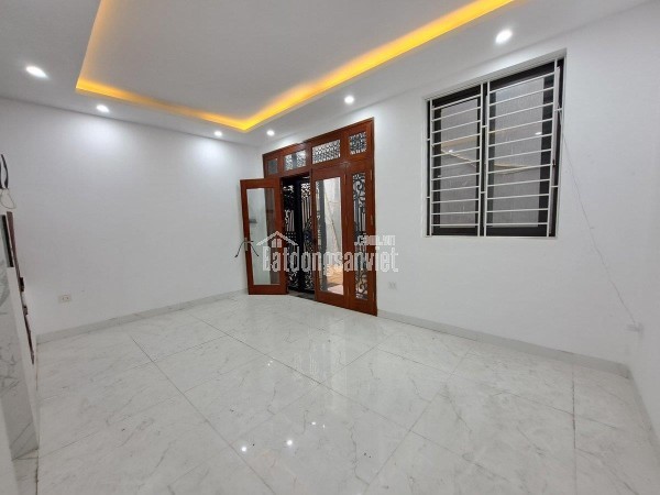 SIÊU PHẨM - TRUNG TÂM ĐỐNG ĐA - 6 TẦNG THANG MÁY MỚI TINH - HAI THOÁNG - GẦN Ô TÔ VÀI BƯỚC CHÂN RA