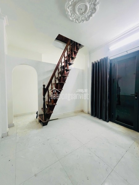 Cho thuê nguyên căn hẻm 92 XVNT Bình Thạnh- 33m2  chỉ 7tr5