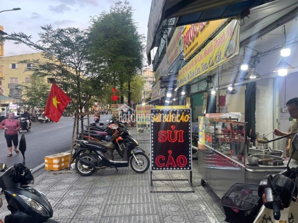 Tân Phú ! CHỐT NHANH – SANG RẺ SALON NAIL – MI, MT đường lớn Nguyễn Sơn , vị trí MT bao đẹp, Tel :