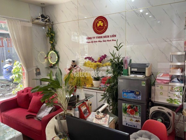Tân Phú ! CHỐT NHANH – SANG RẺ SALON NAIL – MI, MT đường lớn Nguyễn Sơn , vị trí MT bao đẹp, Tel :