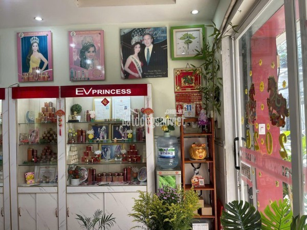Tân Phú ! CHỐT NHANH – SANG RẺ SALON NAIL – MI, MT đường lớn Nguyễn Sơn , vị trí MT bao đẹp, Tel :