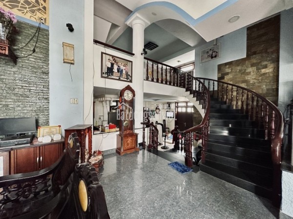 Bán nhà đường số 22, Phường Bình Trưng, Q2, TP HCM. DT 132m2, 4 tầng, 6PN, sổ hồng, 7.5 tỷ