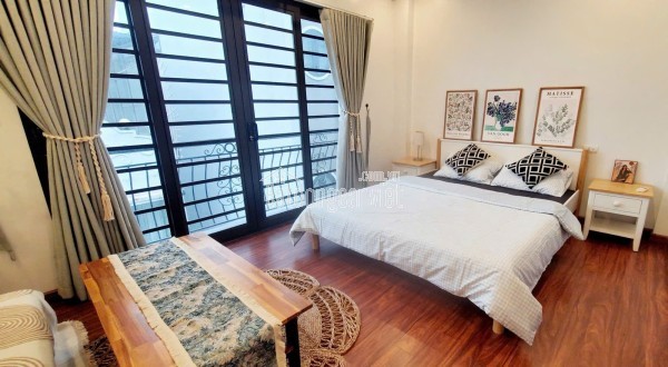 Bán nhà vị trí đẹp đường Thạch Bàn - Long Biên.