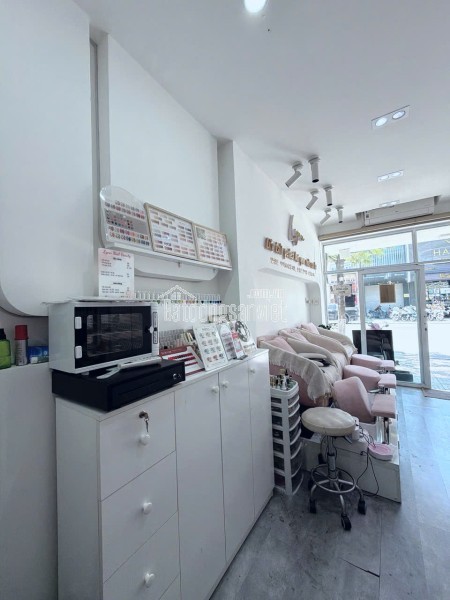 SANG NHƯỢNG TIỆM NAIL – VỊ TRÍ ĐẸP ĐƯỜNG LÊ DUẨN , PHƯỜNG THANH TÂN CHÍNH, QUẬN THANH KHÊ, ĐÀ NẴNG