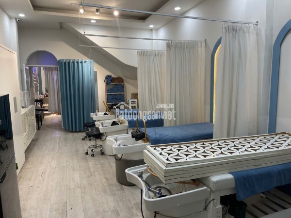 Bình Thạnh ! SANG RẺ SPA “ GỘI – NAIL – MI – BODY  “ DECOR ĐẸP Spa 5 Giường 2 Ghế Mi, Khu CC Miếu