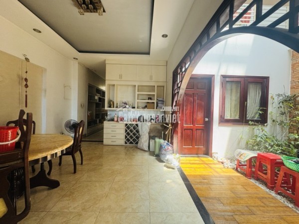 Bán nhà đường số 2, Tăng Nhơn Phú B, Thủ Đức, TP HCM. DT 167 m2, 3 tầng. Giá - 12.9 tỷ.