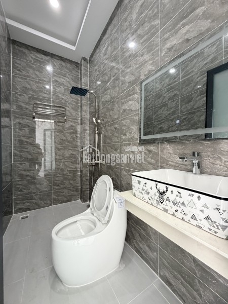 Villa vườn hiếm 6x33m ngay chợ Long Thượng – sân cực rộng, nhìn là mê. Giá full 4Ty250. SHR Hoàn