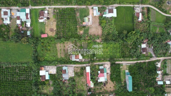 Vị trí quá đỉnh của chóp, ngay trung tâm huyện Đăk Hà, Kon Tum