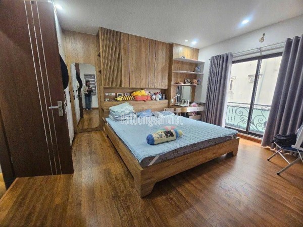NHÀ MỚI PHÚC LỢI LONG BIÊN -5 TẦNG - LÔ GÓC - 41M2.  HƠN 7 x- OTO ĐỖ GẦN - SÁT VINHOME -