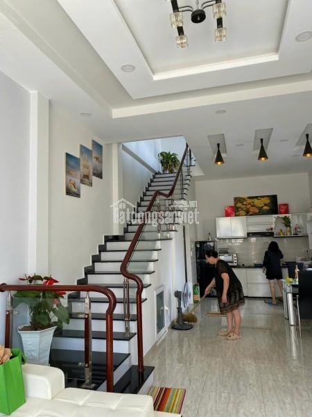 CHO THUÊ VILLA FULL NỘI THẤT CƠ BẢN ĐỒI THÔNG TIN PHƯỜNG 8 GIÁ 12TR
