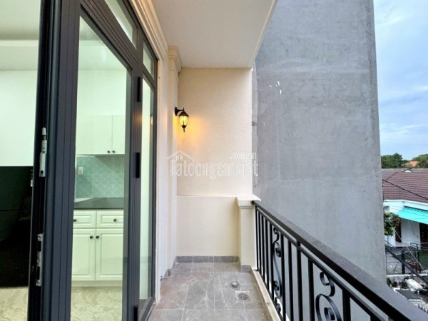 Bán nhà hẻm Phạm Văn Đồng, Thủ Đức, TP HCM. DT 74m2, 4 tầng. Giá 8.8 tỷ.