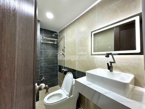 Bán nhà hẻm Phạm Văn Đồng, Thủ Đức, TP HCM. DT 74m2, 4 tầng. Giá 8.8 tỷ.