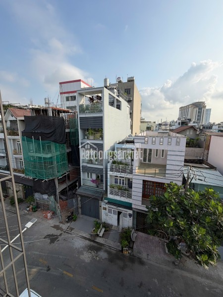 Bán nhà mặt phố phường Tân Sơn Nhất (p7)  - lô góc - đường rộng 10m có vỉa hè KD