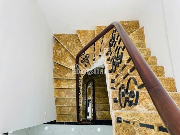 Mình cho thuê nhà MỚI, 141m2_ 6.5T; Lạc Long Quân, Võ Chí Công -68 tr