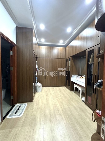 Bán nhà đường số 11, Hiệp Bình Phước, Thủ Đức, TP HCM. DT 117m2, 3 tầng, sổ hồng. Giá 14.3 tỷ.
