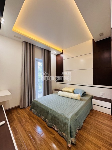 Bán nhà đường số 11, Hiệp Bình Phước, Thủ Đức, TP HCM. DT 117m2, 3 tầng, sổ hồng. Giá 14.3 tỷ.