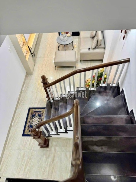 GỌC THUỴ – 6 TẦNG THANG MÁY – Ô TÔ ĐỖ CỔNG – FULL NỘI THẤT - CÁCH CẦU CHƯƠNG DƯƠNG 500M – 10.8 TỶ