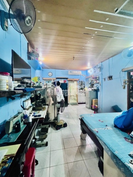 Bán nhà mặt phố đường số 5, Phước Bình, Q9, Thủ Đức, TP HCM. DT 102m2, cấp 4. Giá 9.4 tỷ